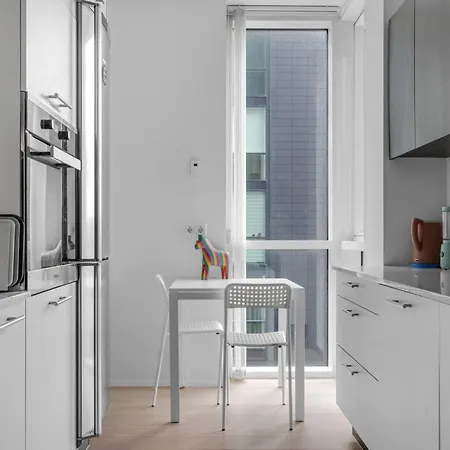 Stylish & Modern 2br Downtown Apartment